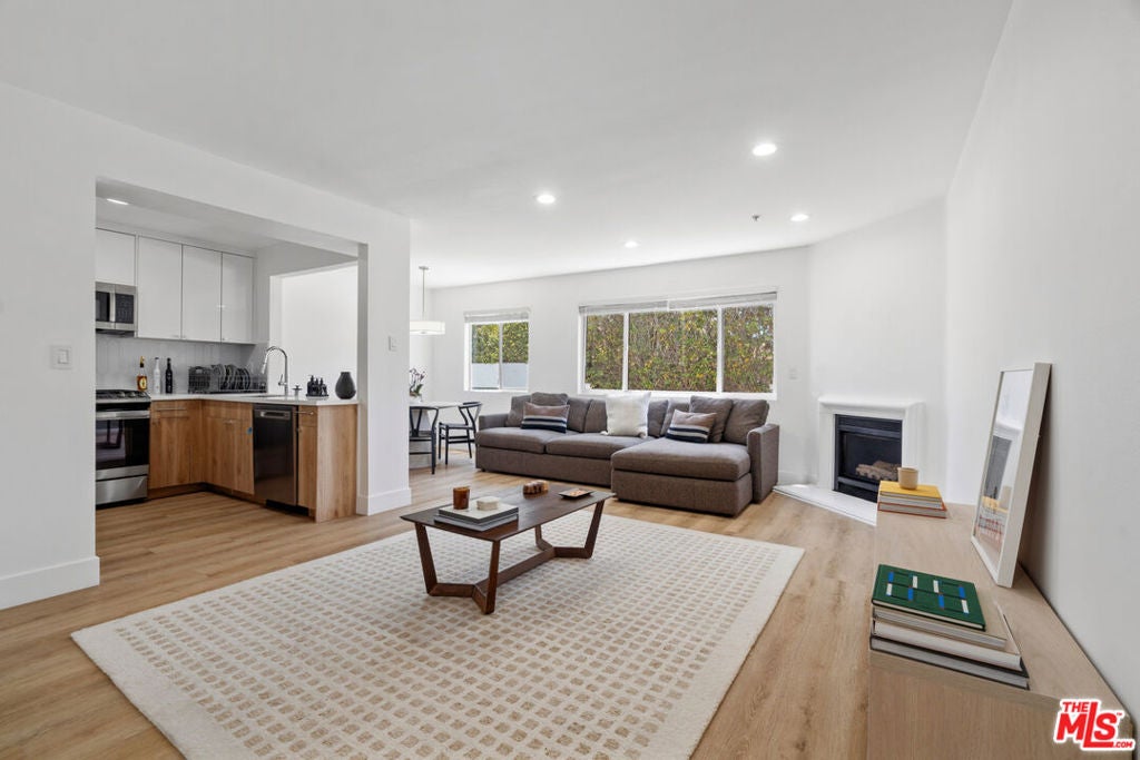 Photo of 16100 W Sunset Boulevard #105, Pacific Palisades, CA 90272 (MLS # 26872871)