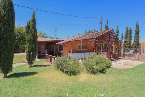 Photo of 31582 Clay River Road, Barstow, CA 92311 (MLS # PW26010206)
