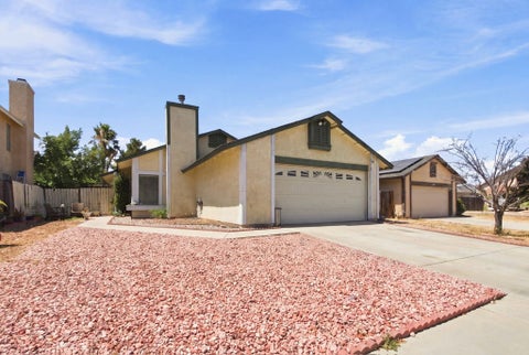 Photo of 12446 Mount Baldy DR, Victorville, CA 92392 (MLS # SR26187348)