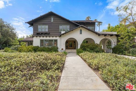 Photo of 801 N Rodeo Drive, Beverly Hills, CA 90210 (MLS # 26840333)