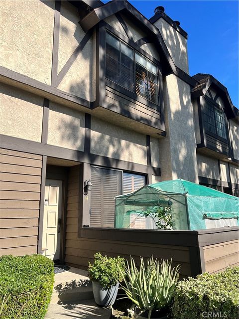 Photo of 19230 Wyandotte #14, Reseda, CA 91335 (MLS # SR25267839)