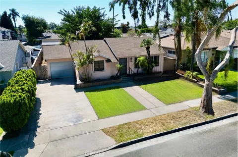 109 S Vermont Avenue, Fullerton, CA 92833 - MLS#: OC25166806