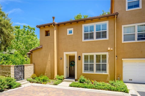 Photo of 27063 Fairway Lane, Valencia, CA 91381 (MLS # GD26121699)