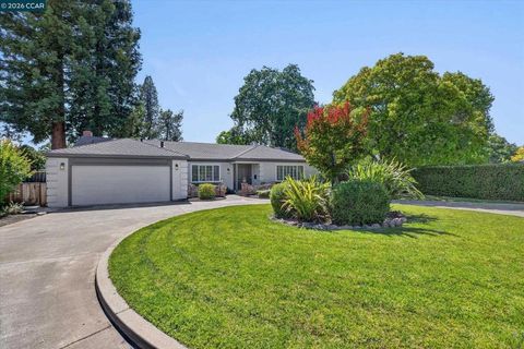 Photo of 801 Cheyenne Dr Dr, Walnut Creek, CA 94598 (MLS # 41134111)