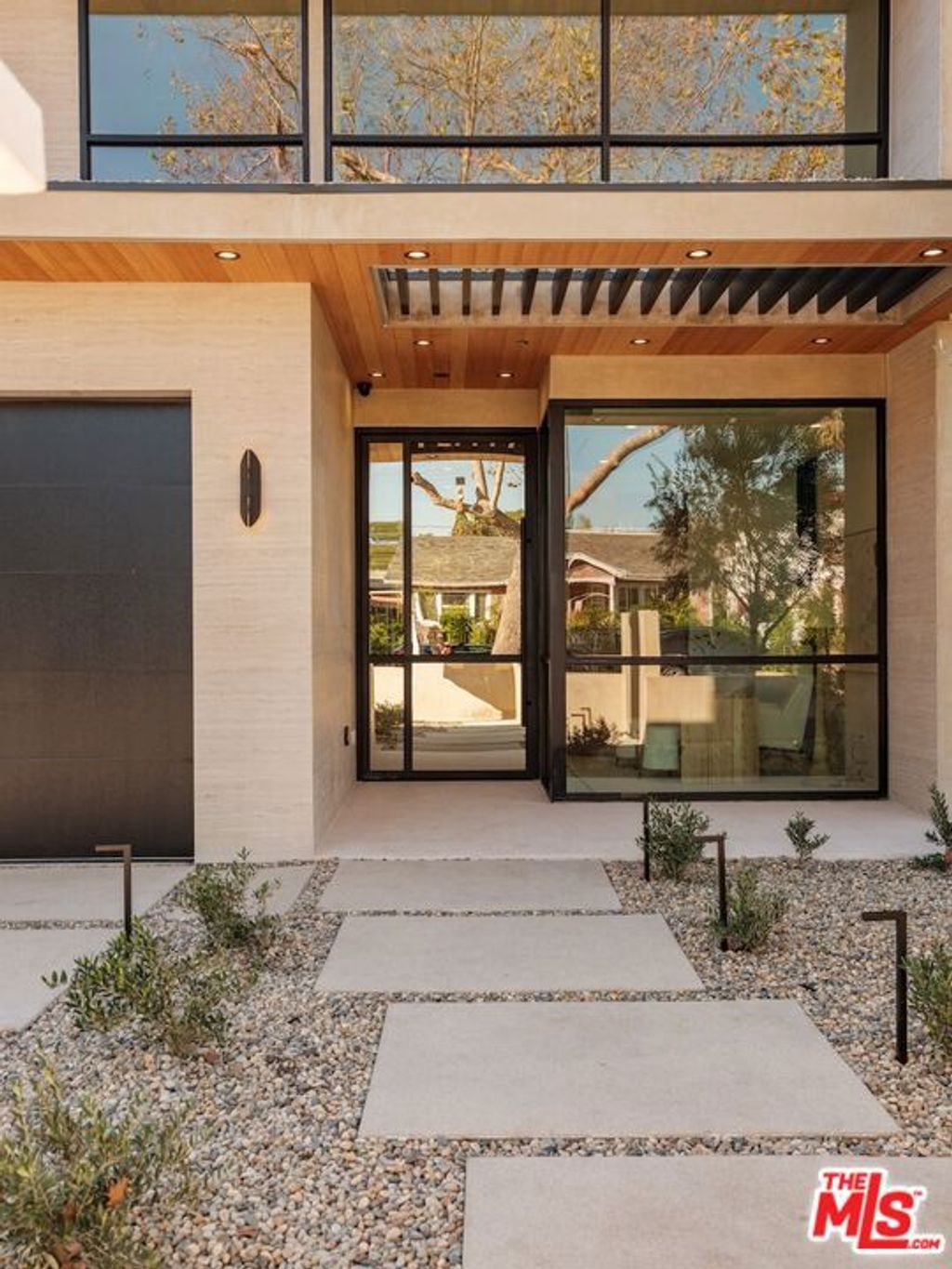 Photo of 517 N Edinburgh Avenue, Los Angeles, CA 90048 (MLS # 25623537)