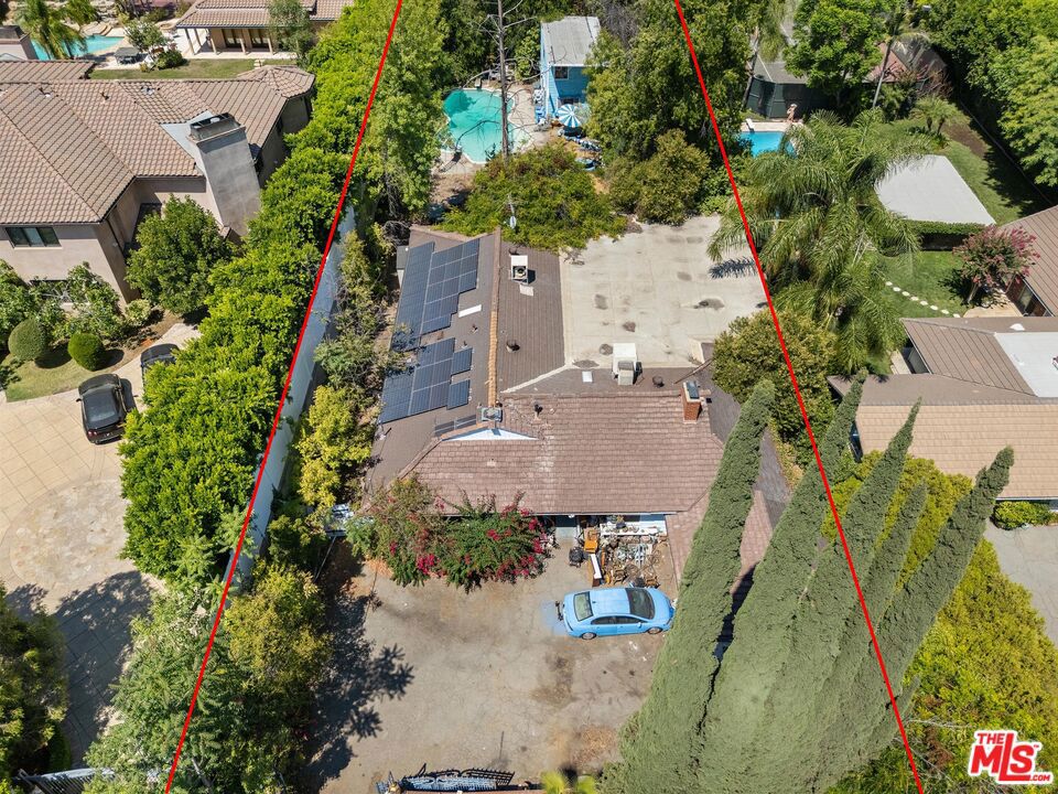 Unlock the potential of this expansive 29,220 sq.ft. flag lot, nestled in the heart of the coveted Amestoy Estates. Whether you're a homeowner with a vision to build your custom dream estate or a developer seeking a premier site for a new luxury residence, this is an unparalleled opportunity. Whether you remodel the existing structure, or start new with a blank canvas for creating a truly spectacular home in one of the most desirable neighborhoods in Encino. Surrounded by multi-million dollar estates and tree-lined streets, this oversized lot provides endless design possibilities. From sprawling single-story modern compounds to grand two-story traditional homes with resort-style backyards. Opportunities of this size and location in Amestoy Estates are exceedingly rare. Bring your architect and builder, this is the one you've been waiting for.
