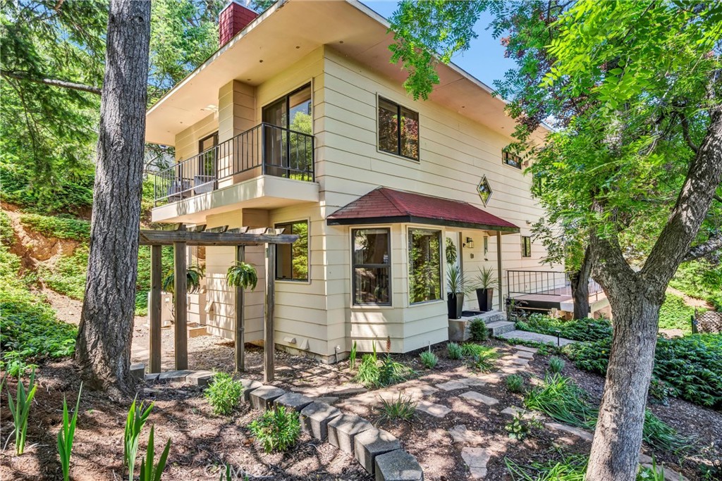 3611 Fircrest Court