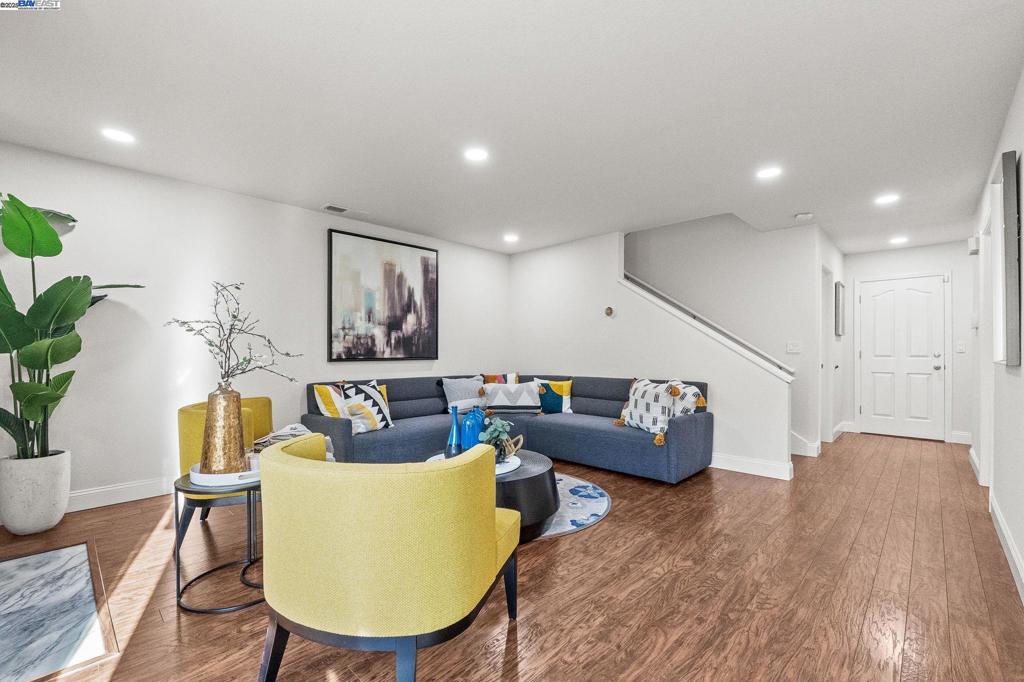 SUNSET TERRACE - Residential