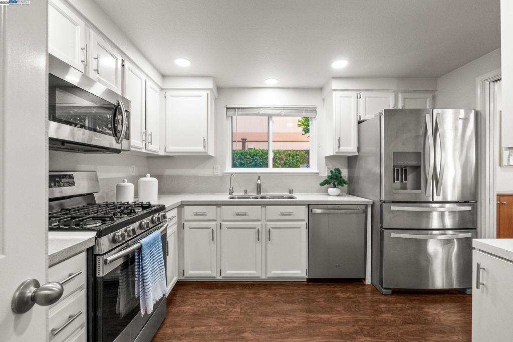 SUNSET TERRACE - Residential