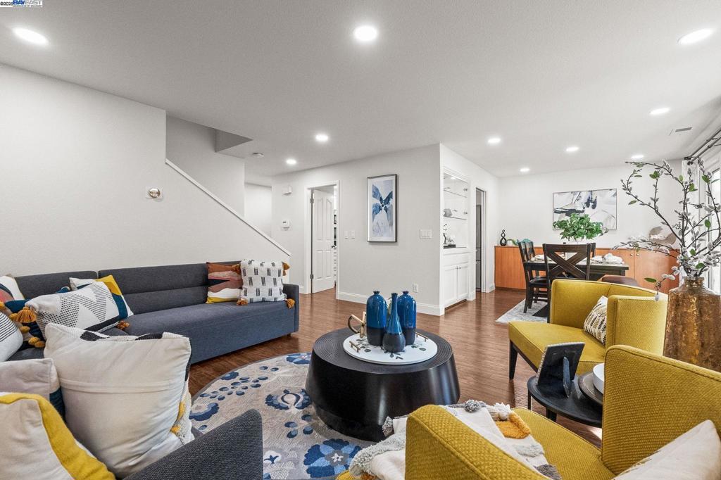 SUNSET TERRACE - Residential