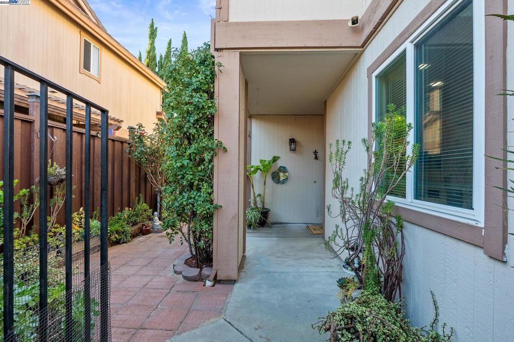 SUNSET TERRACE - Residential