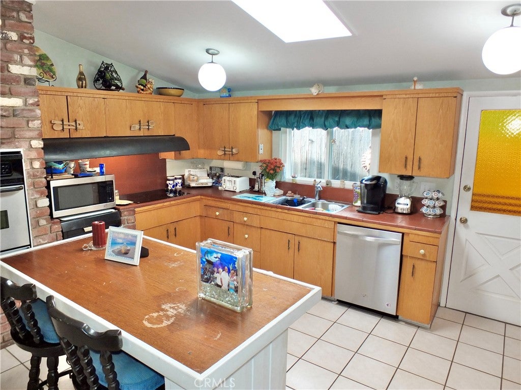 453 Princeton Drive, Costa Mesa CA 92626 - Photo 12