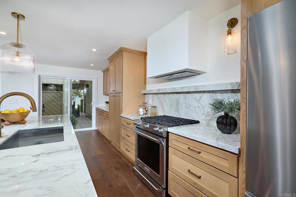 4051 Avenida Brisa