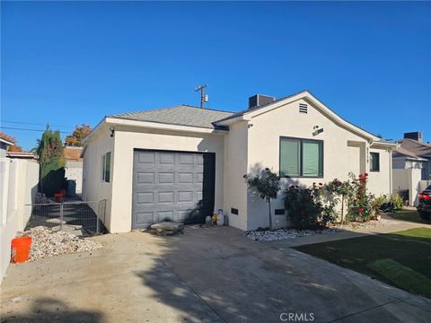 Photo of 8118 Wakefield, Panorama City, CA 91402 (MLS # DW25276211)