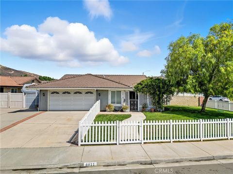 Photo of 6611 Zuma Pl Pl, Riverside, CA 92509 (MLS # SW25221695) Photo of 6611 Zuma Pl Pl, Riverside, CA 92509 (MLS # SW25221695)