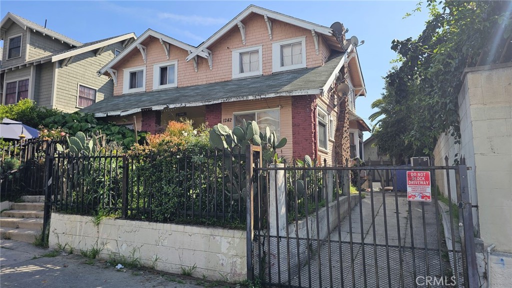 1242 S Bonnie Brae