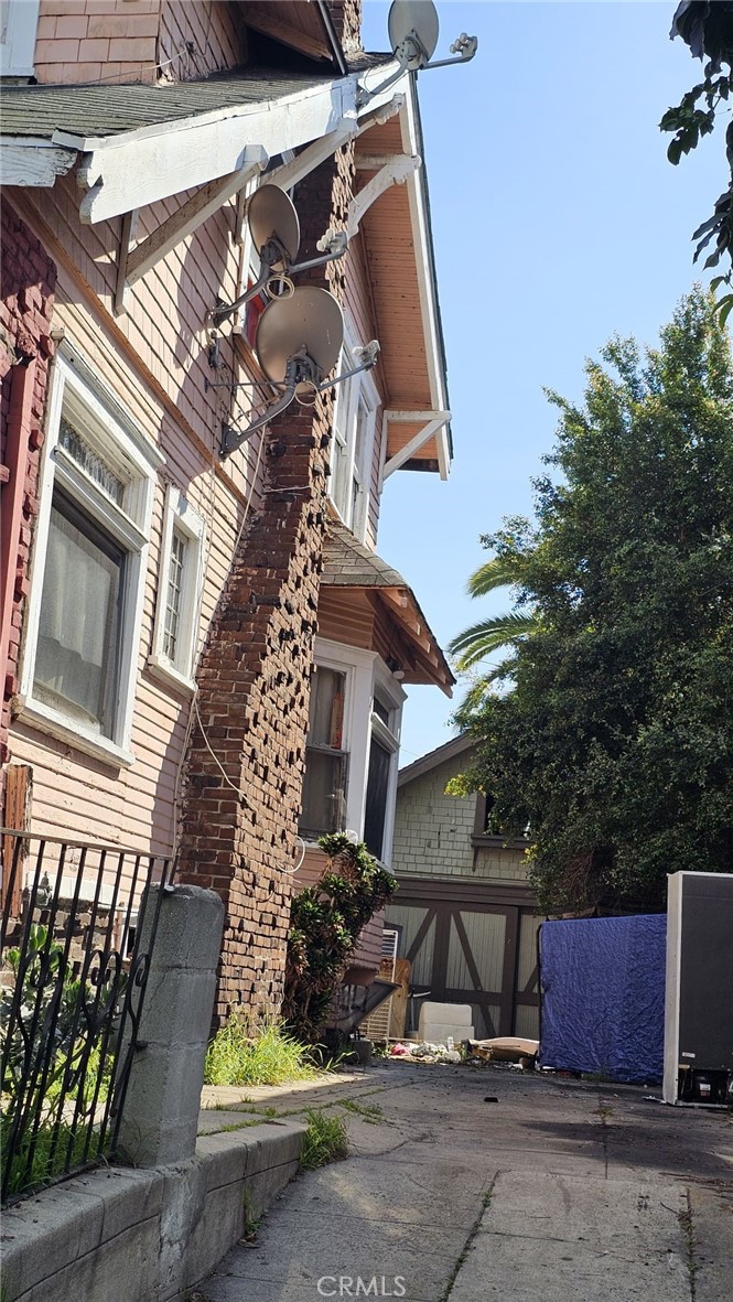 1242 S Bonnie Brae