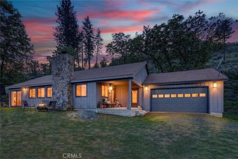 Photo of 5851 Mount Bullion Ridge Rd, Mariposa, CA 95338 (MLS # FR26066719)