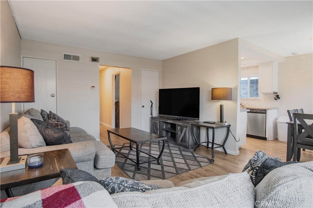 2423 Deodar ST, Santa Ana CA 92705