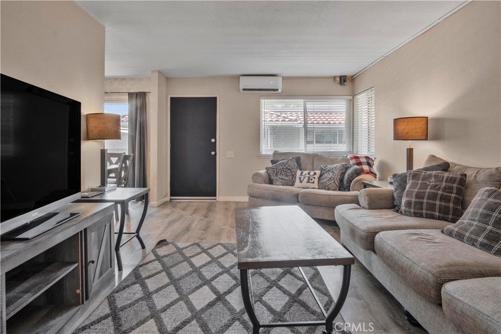 2423 Deodar ST, Santa Ana CA 92705