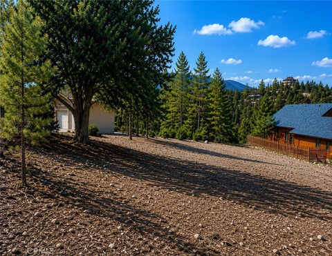 Photo of 2029 Zermatt Drive, Pine Mountain Club, CA 93222 (MLS # SR26117548)
