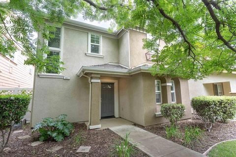 Photo of 91 Olmsted Ct, Pittsburg, CA 94565 (MLS # 41133740)