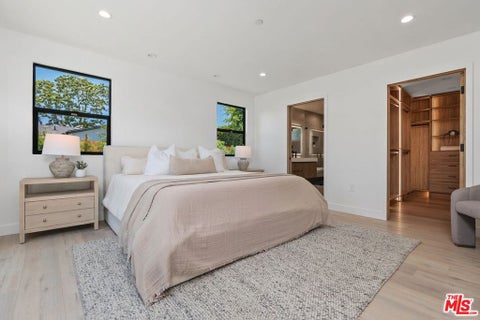 Tiny photo for 5807 Balcom Avenue, Encino, CA 91316 (MLS # 26851309)