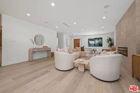 Tiny photo for 5807 Balcom Avenue, Encino, CA 91316 (MLS # 26851309)