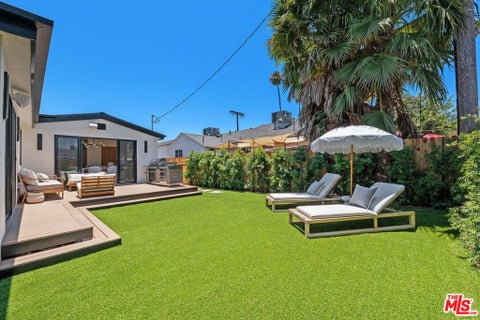 Tiny photo for 5807 Balcom Avenue, Encino, CA 91316 (MLS # 26851309)