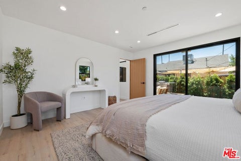 Tiny photo for 5807 Balcom Avenue, Encino, CA 91316 (MLS # 26851309)
