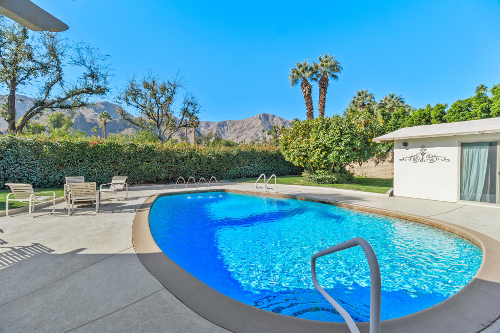 70801 Fairway Drive