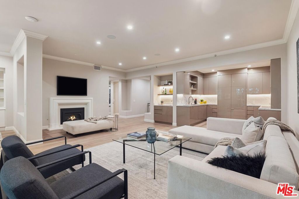 Properties 4 11500 San Vicente Boulevard 218
