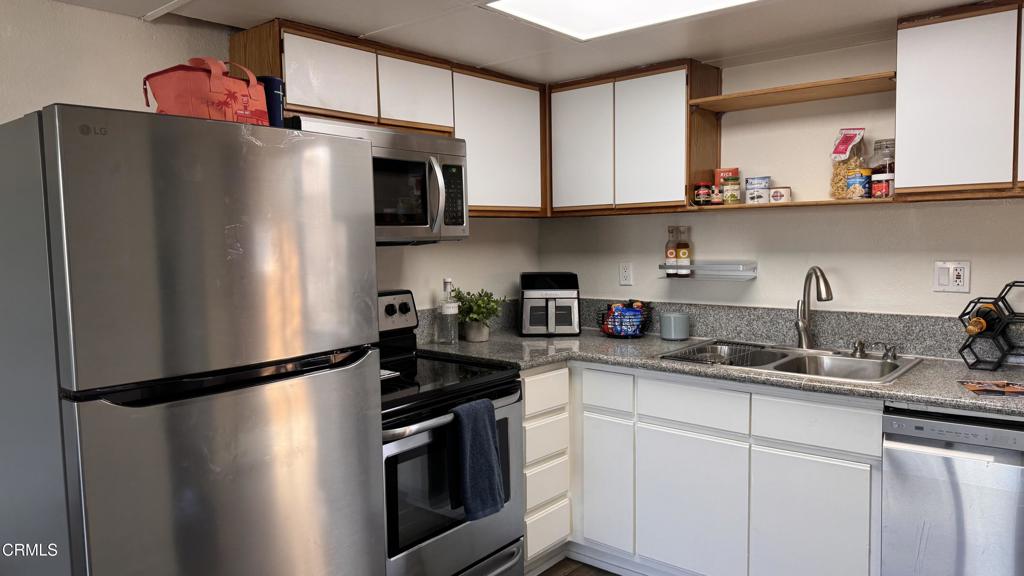 1450 Locust Avenue 425