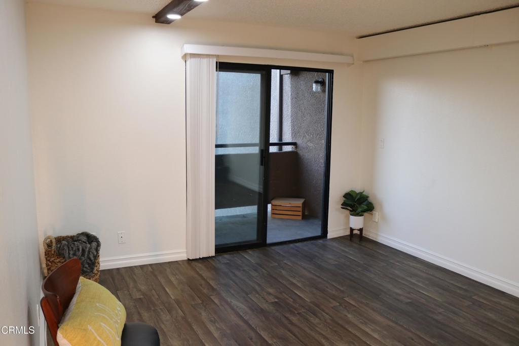 1450 Locust Avenue 425