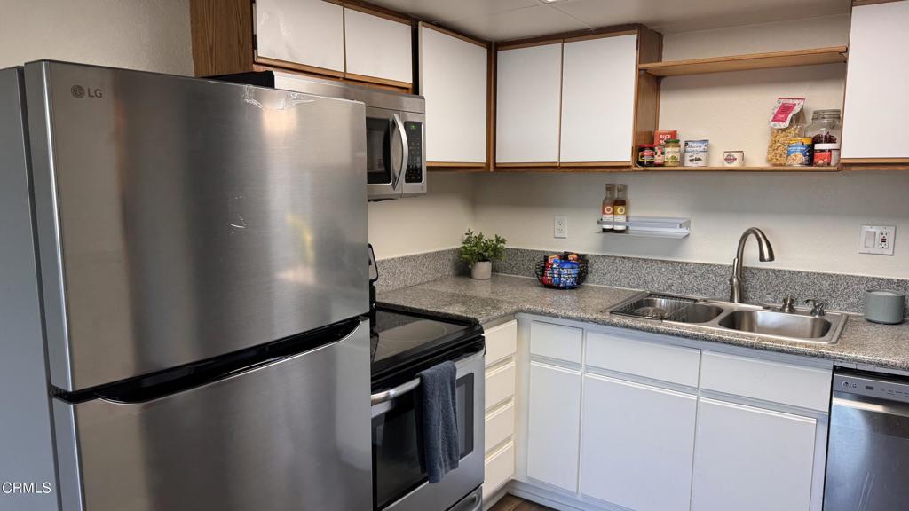 1450 Locust Avenue 425