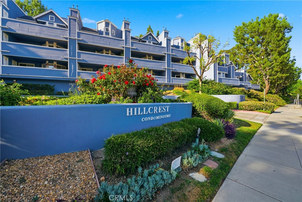 1501 Brea 50