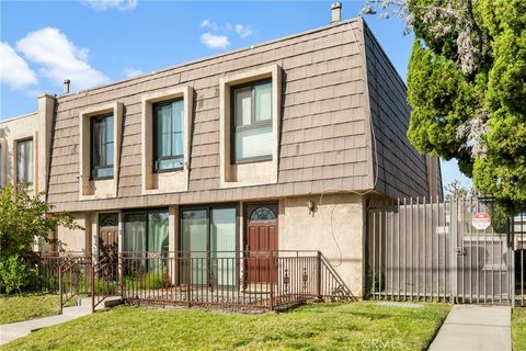 Photo of 15047 Chatsworth, San Fernando, CA 91345 (MLS # SR26024761)