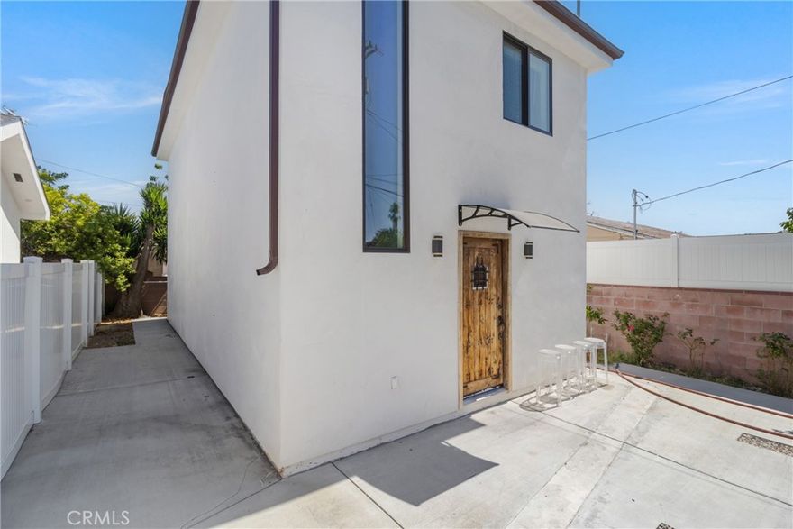 Modern North Hollywood home offering full privacy and bright, open living! This updated 2BD, 2.5BA (approx. 1,280 sq. ft.) features dual master suites, central A/C, and in-unit laundry. Enjoy a stunning outdoor space perfect for family gatherings and hosting — complete with a cabana, BBQ area, and gated parking . Available furnished or unfurnished.