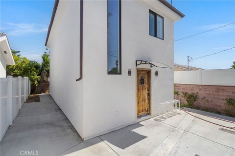 Photo of 7754 Ben Avenue, North Hollywood, CA 91605 (MLS # SR25236680)