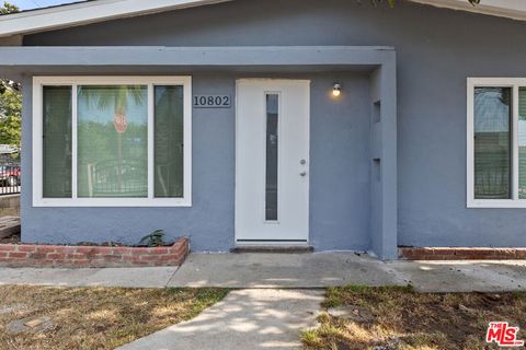 Photo of 10806 Doty Avenue, Inglewood, CA 90303 (MLS # 25628149)
