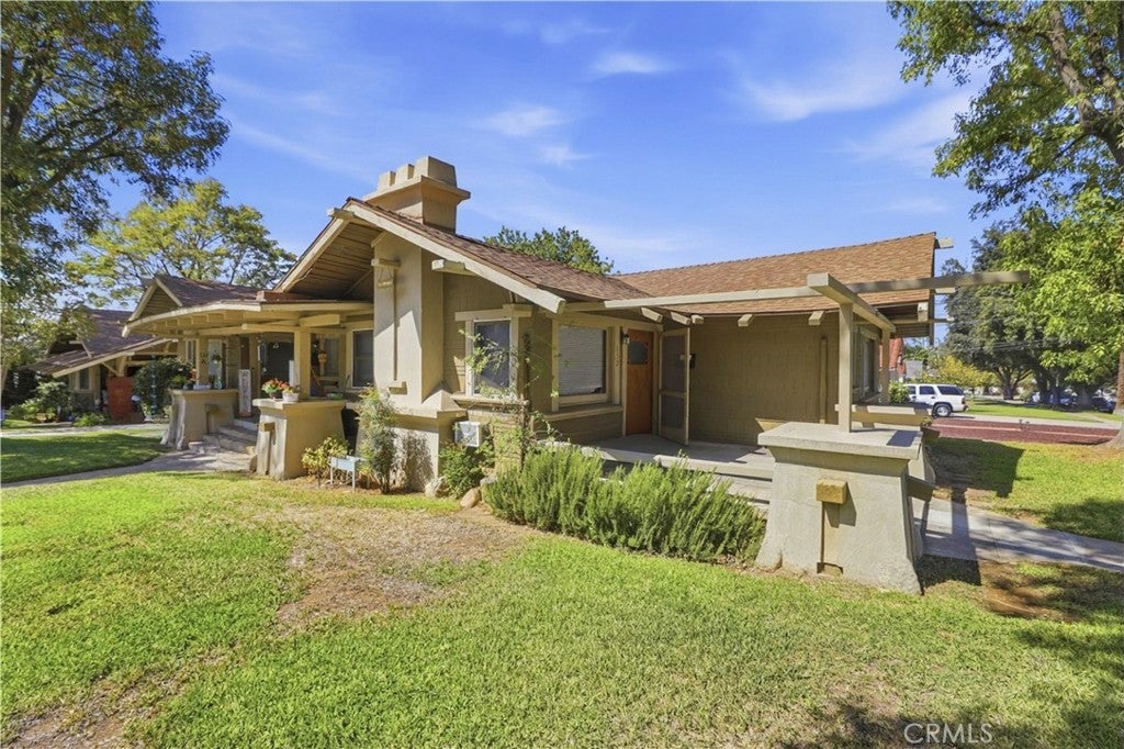 626 W Olive