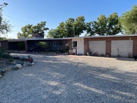 Photo of 13127 E Avenue W11, Pearblossom, CA 93553 (MLS # SR26144840)