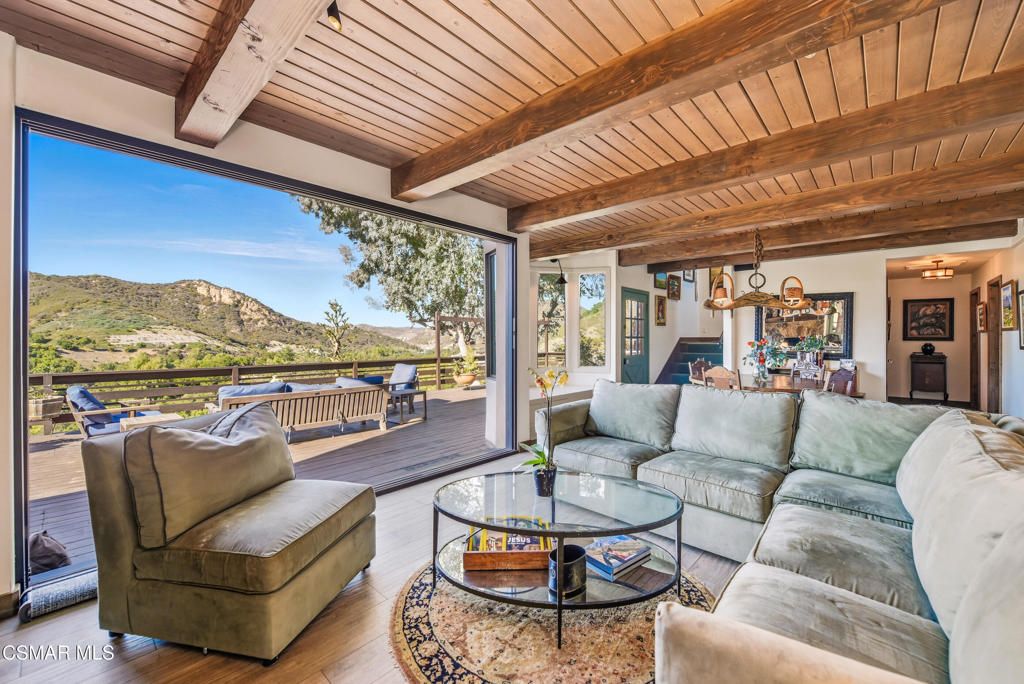 Photo of 356 E Carlisle Road, Thousand Oaks, CA 91361 (MLS # 225004934)