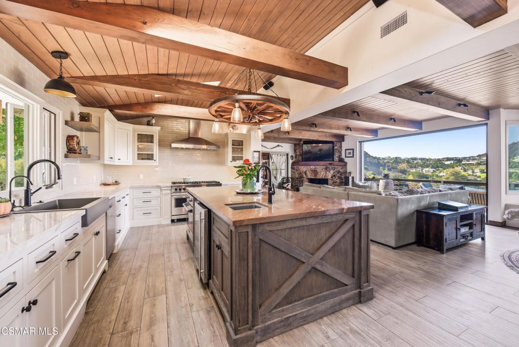 Photo of 356 E Carlisle Road, Thousand Oaks, CA 91361 (MLS # 225004934)