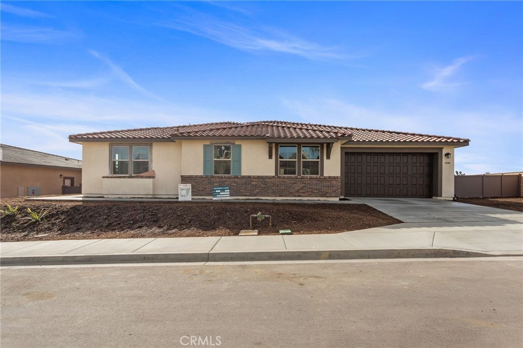 1390 N Amanda Glen Gln N