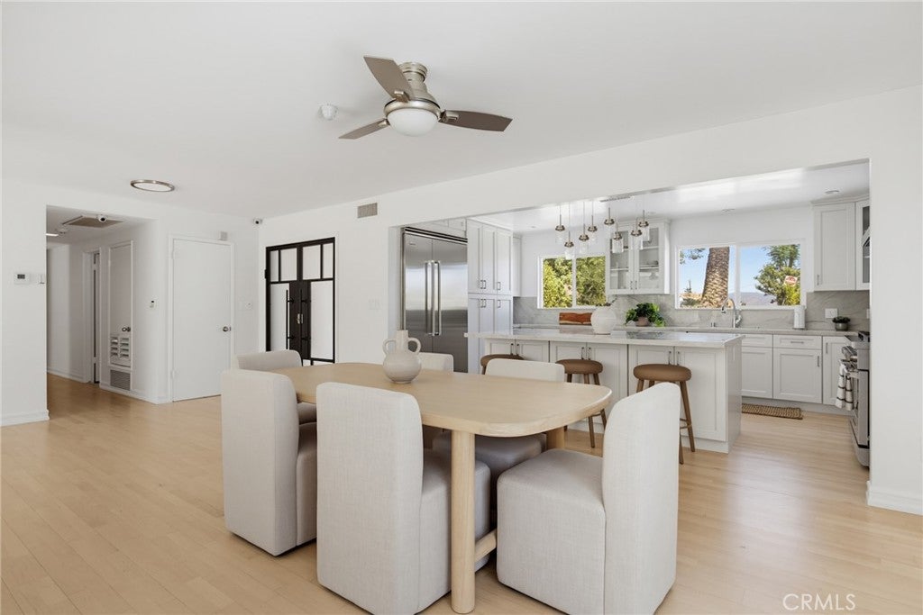 Photo of 4715 Burgundy Road, Woodland Hills, CA 91364 (MLS # SR26185199)