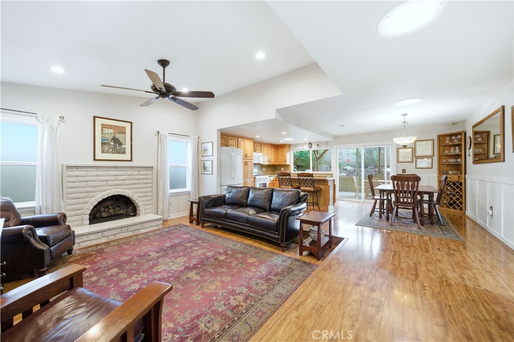 4728 Fox Glen Avenue