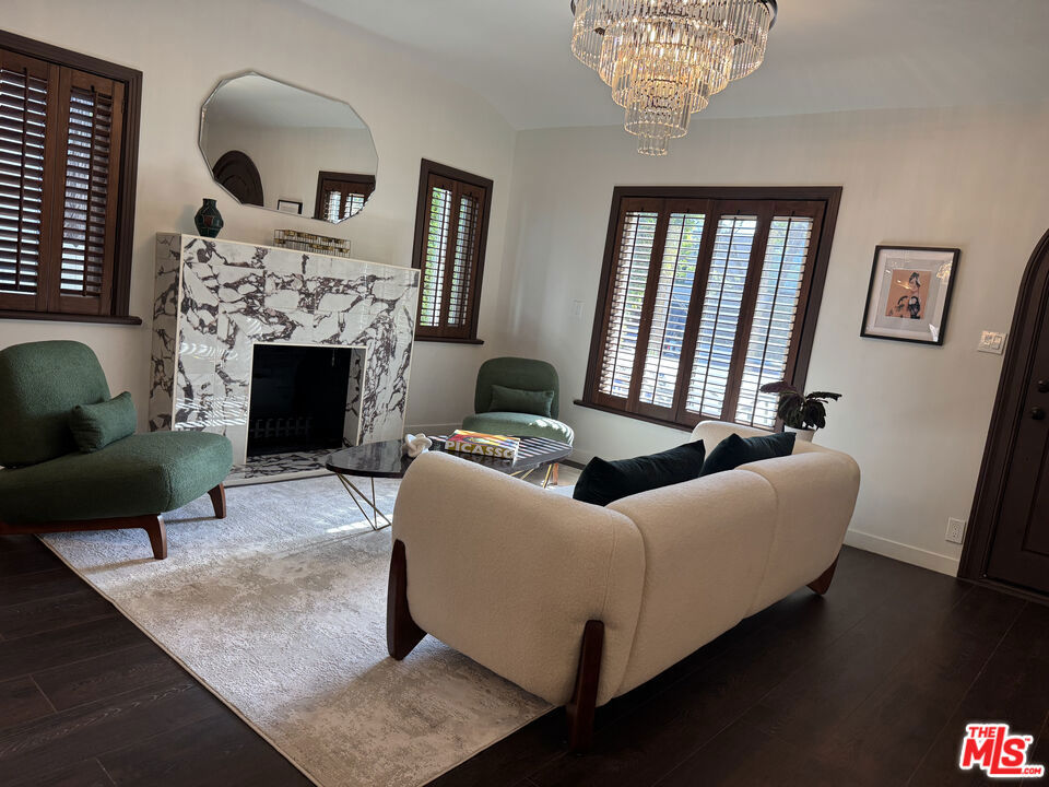 636 N Curson Avenue