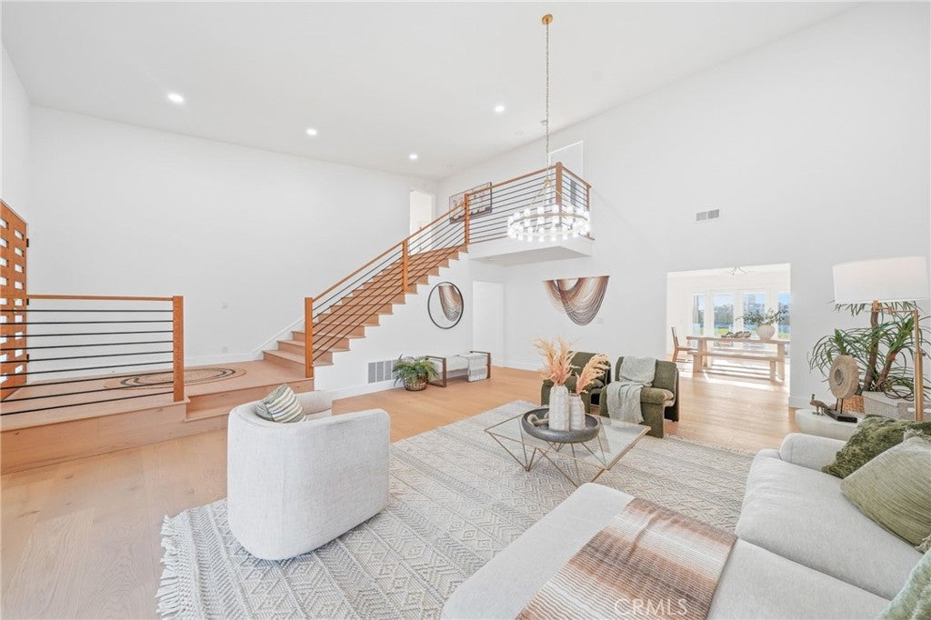33561 Calle Miramar