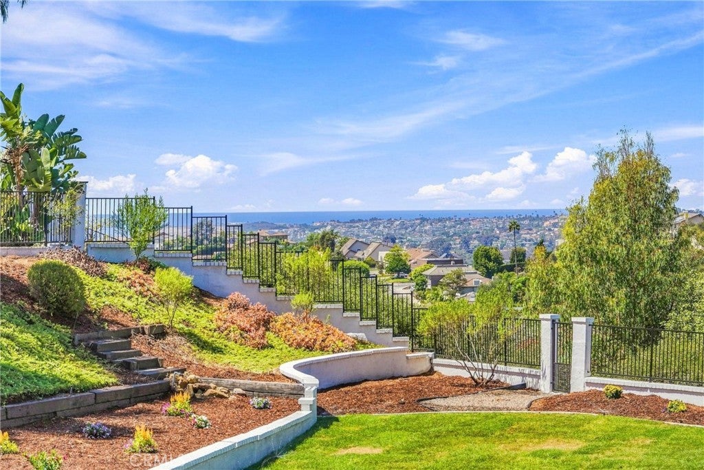 33561 Calle Miramar